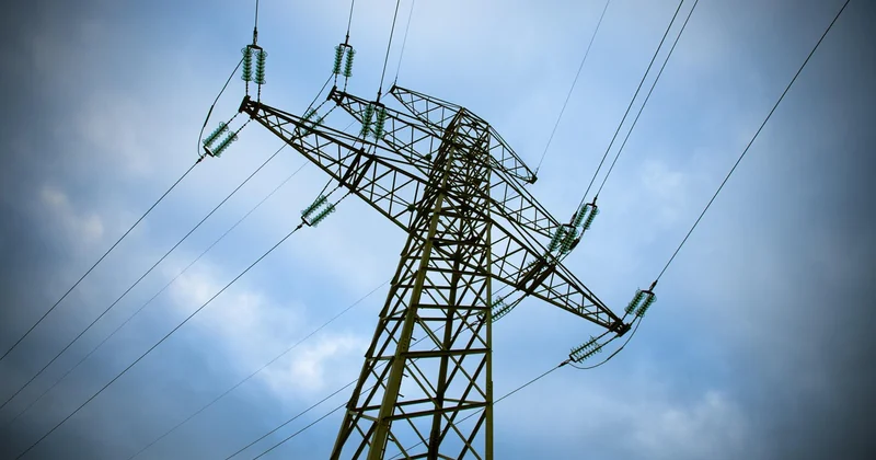 Les prises de courant : la règle des 5 cm qui surprend tout le monde