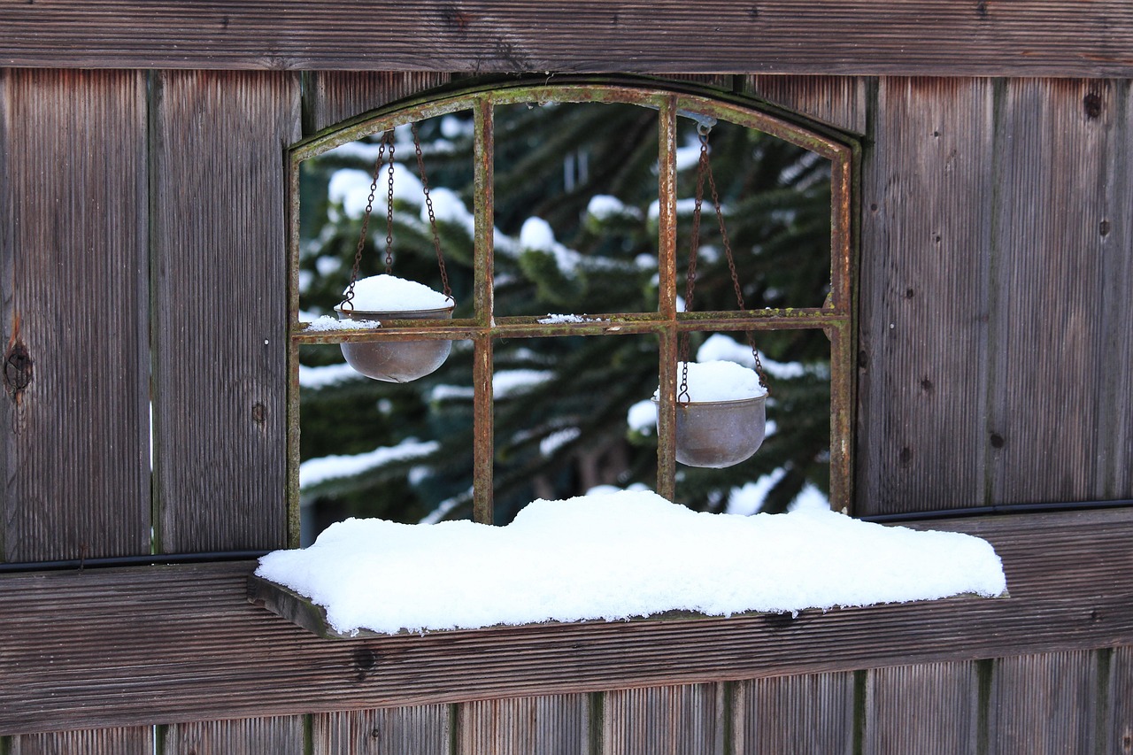 Poser une clôture : quel matériau choisir et comment l’installer