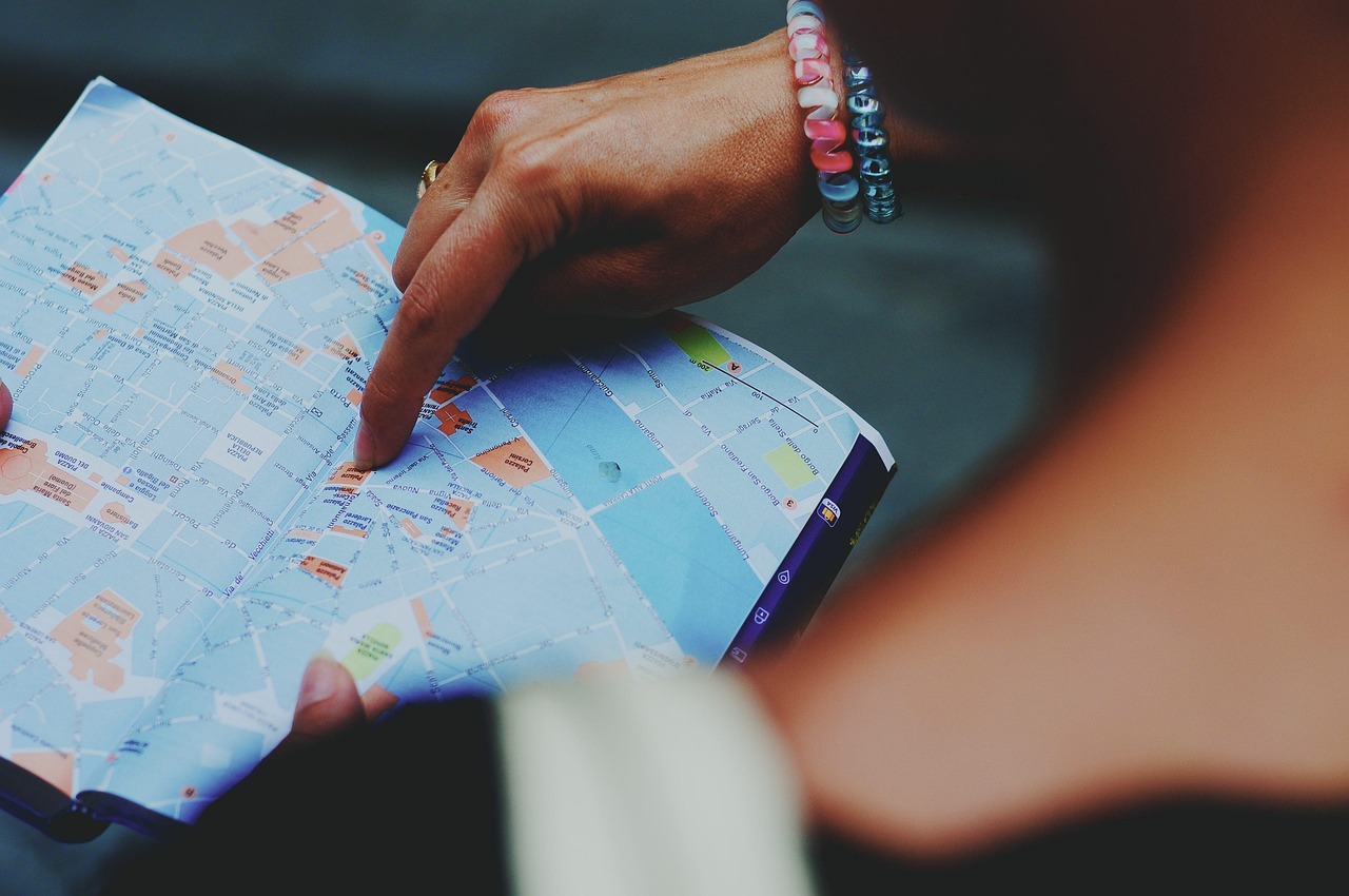 Home map, tourism, lost, direction, guide, tourist guide, travel, traveler, world map, world, holiday, paper, view, planning, details, style, woman, europe